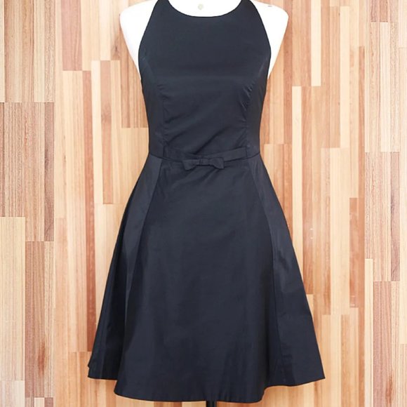 le lis blanc Dresses & Skirts - Black Cute Halter Dress